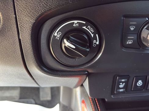 Used 2023 Nissan Frontier PRO-4X w/ Pro Convenience Package image 11