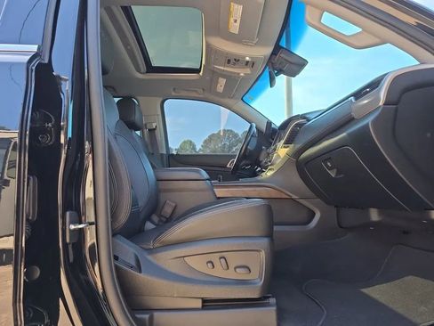 Used 2020 GMC Yukon XL Denali w/ Denali Premium Package image 58