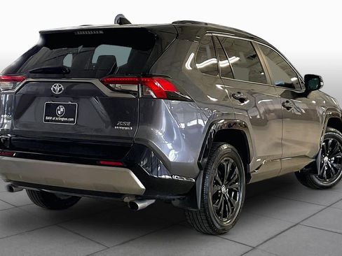 Used 2022 Toyota RAV4 XSE AWD/4WD image 12