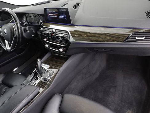 Used 2018 BMW 530e xDrive image 23