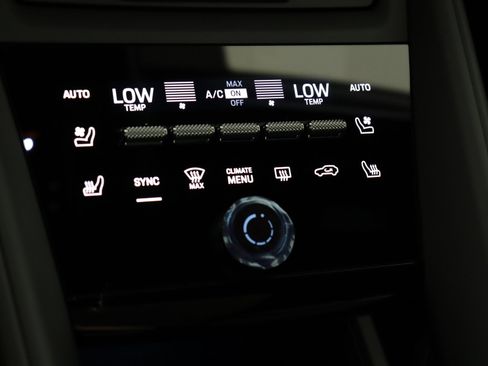 Used 2024 Porsche Macan 4 Electric image 39