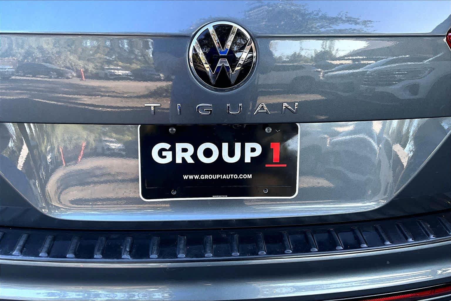 Used 2024 Volkswagen Tiguan SE R-Line FWD image 33
