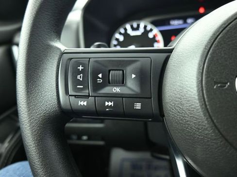 Used 2024 Nissan Rogue SV image 16