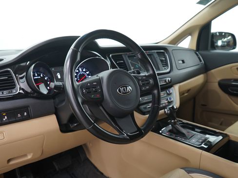 Used 2016 Kia Sedona SX FWD image 29