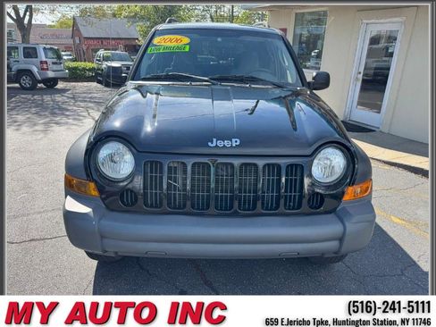 Used 2006 Jeep Liberty Sport AWD/4WD image 2