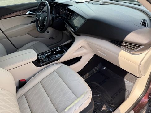 Used 2022 Buick Envision Avenir w/ Technology Package II image 11