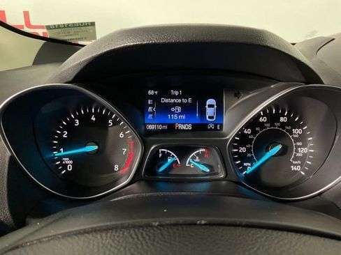 Used 2017 Ford Escape SE w/ Equipment Group 201A image 25