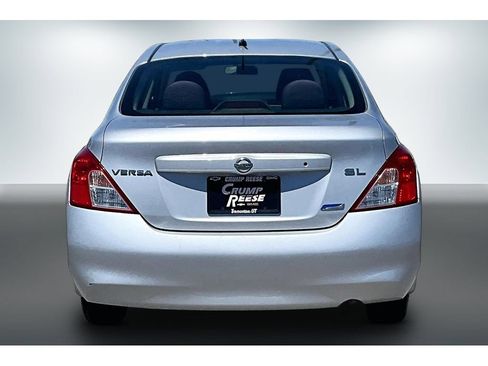 Used 2012 Nissan Versa FWD image 5