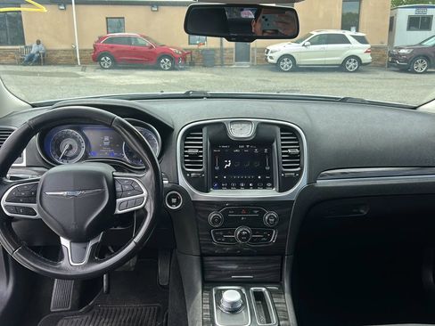 Used 2019 Chrysler 300 Touring w/ Sport Appearance Package RWD image 18