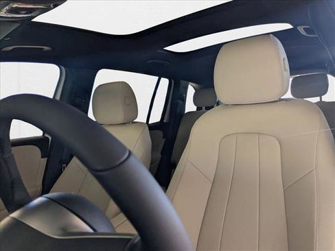 New 2026 Mercedes-Benz GLB 250 4MATIC image 14