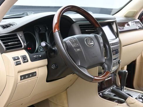 Used 2011 Lexus LX 570 4WD image 18