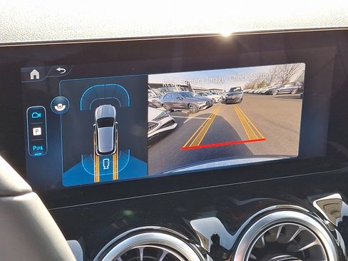 New 2025 Mercedes-Benz GLA 250 4MATIC image 14