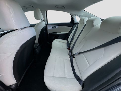 Used 2023 Kia Forte LXS w/ LXS Technology Package FWD image 15