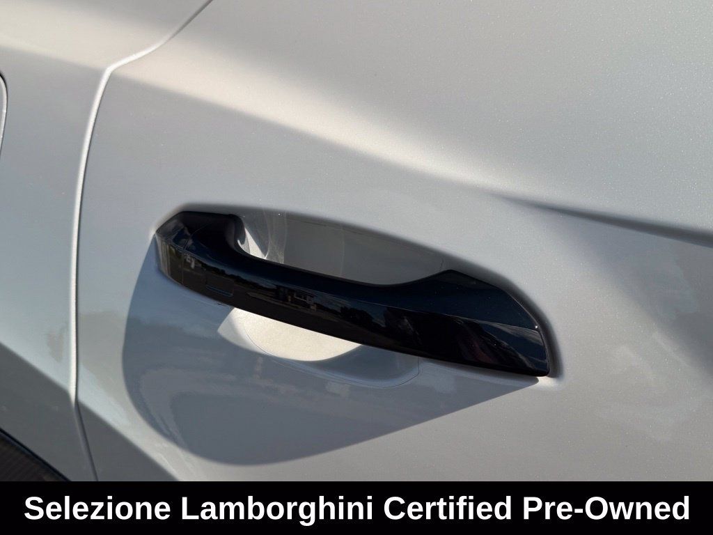 Used 2024 Lamborghini Urus Performante AWD/4WD image 11