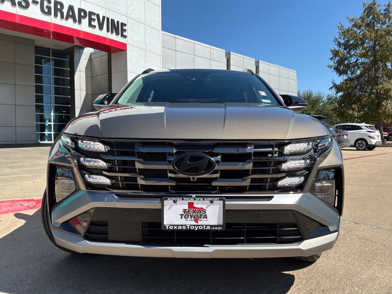 Used 2026 Hyundai Tucson Limited AWD/4WD image 3