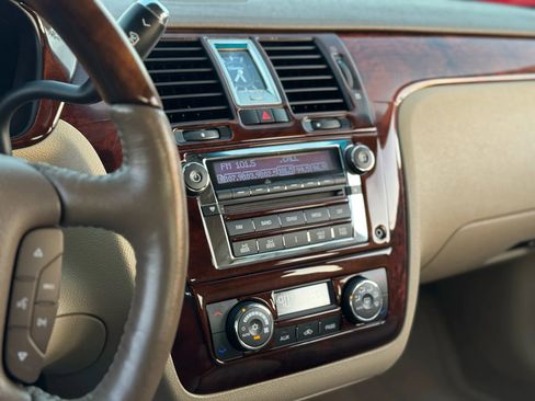 Used 2006 Cadillac DTS image 21