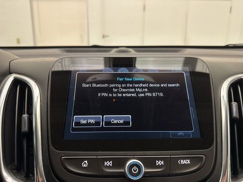 Used 2018 Chevrolet Equinox Premier FWD image 27
