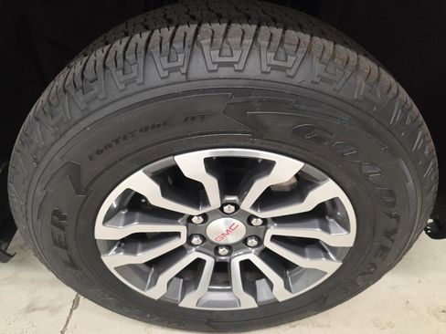 Used 2021 GMC Sierra 1500 AT4 AWD/4WD image 4