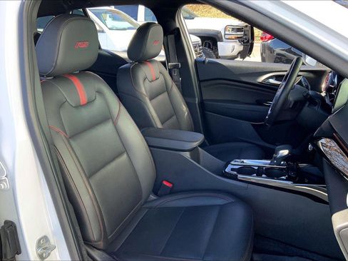 Used 2024 Chevrolet Trax RS w/ Sunroof Package image 7