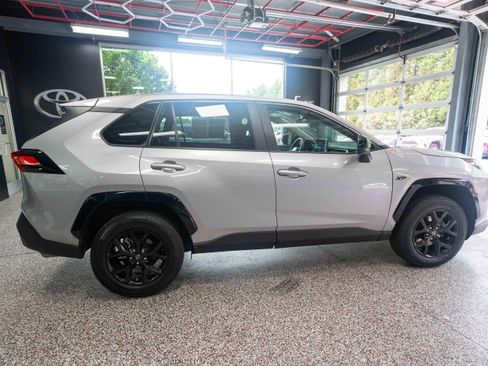 Used 2024 Toyota RAV4 LE FWD image 4