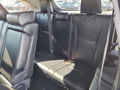 Used 2021 Toyota Highlander XLE image 15
