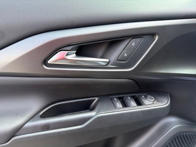 New 2026 Chevrolet Equinox EV LT FWD image 18