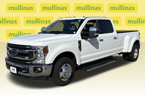 Certified 2022 Ford F350 XLT w/ XLT Premium Package image 13