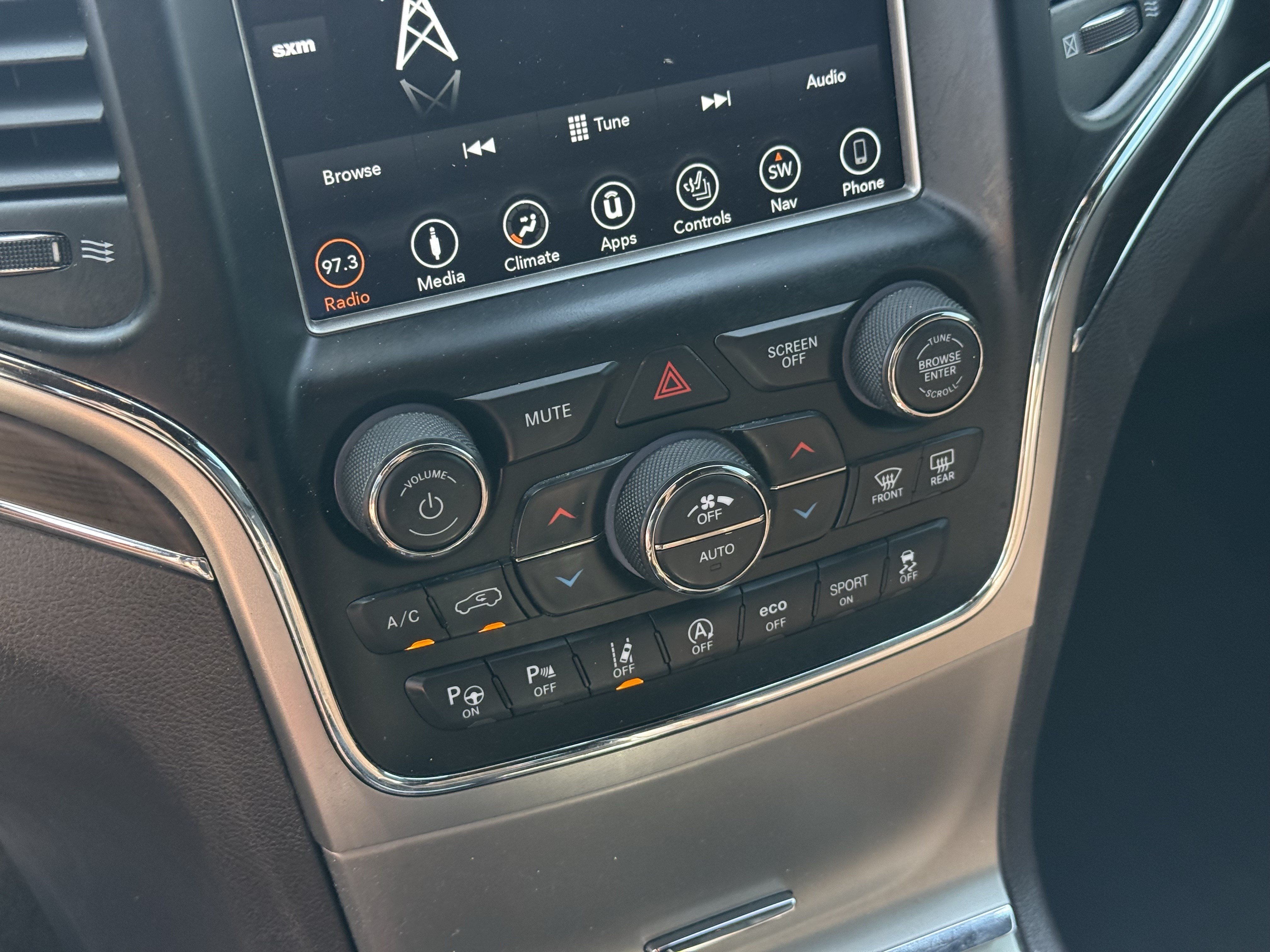 Used 2018 Jeep Grand Cherokee Overland RWD image 22
