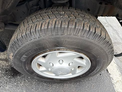 Used 2015 Ford E-350 and Econoline 350 Super Duty w/ Power Windows & Locks Group RWD image 10