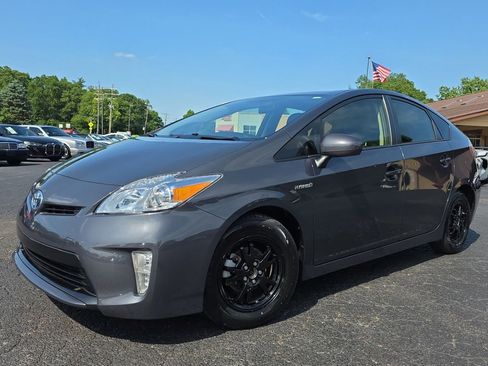 Used 2014 Toyota Prius Two FWD image 1