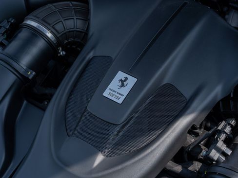 Used 2024 Ferrari Roma Spider RWD image 23
