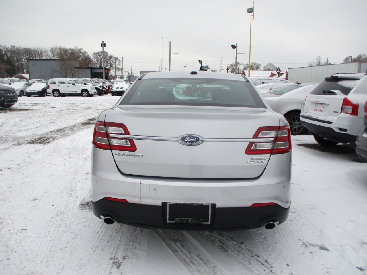 Used 2016 Ford Taurus SEL w/ Equipment Group 201A FWD image 6