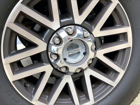 Used 2019 Ford F350 Lariat w/ Lariat Value Package AWD/4WD image 3