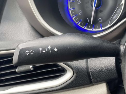 Used 2021 Chrysler Voyager Lxi FWD image 21