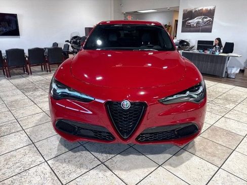 Used 2024 Alfa Romeo Stelvio Sprint image 6