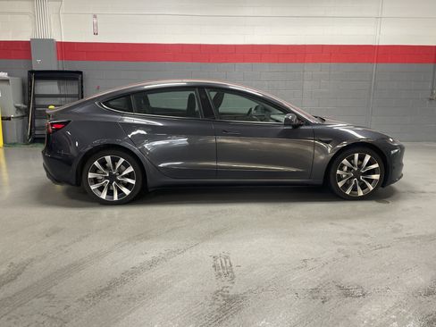 Used 2025 Tesla Model 3 Long Range RWD image 37