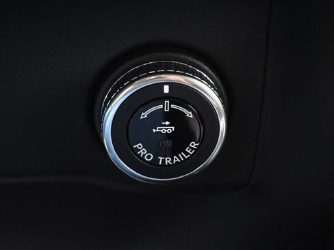 Certified 2025 Lincoln Navigator L Reserve AWD/4WD image 32