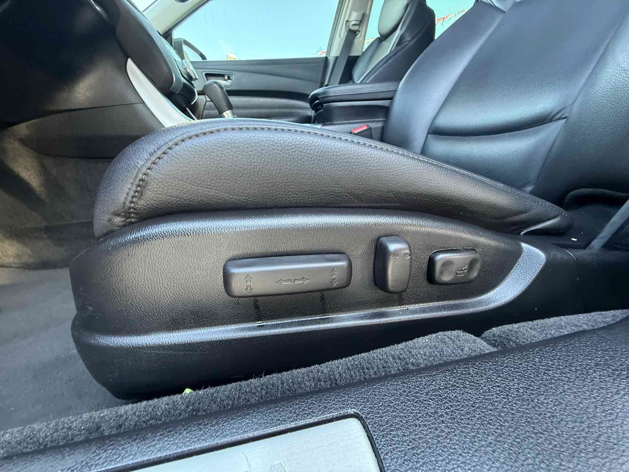 Used 2016 Acura TLX FWD image 14