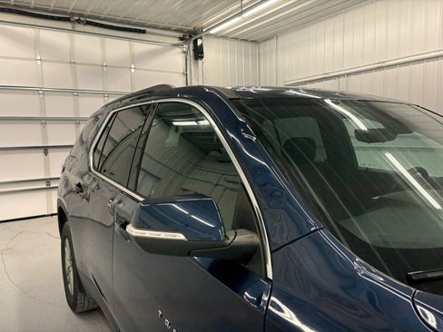 Used 2022 Chevrolet Traverse LT FWD image 38