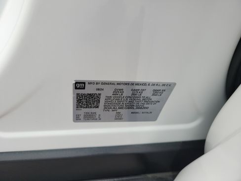 Used 2024 GMC Terrain SLE w/ Driver Convenience Package FWD image 32