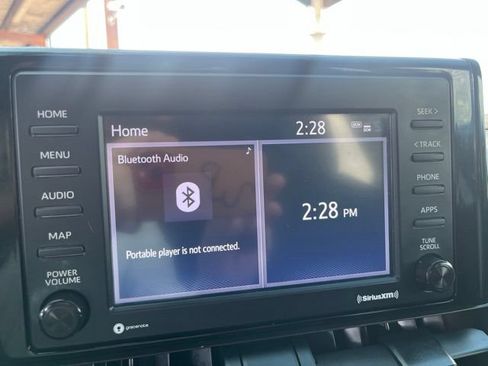 Used 2021 Toyota RAV4 LE AWD/4WD image 14