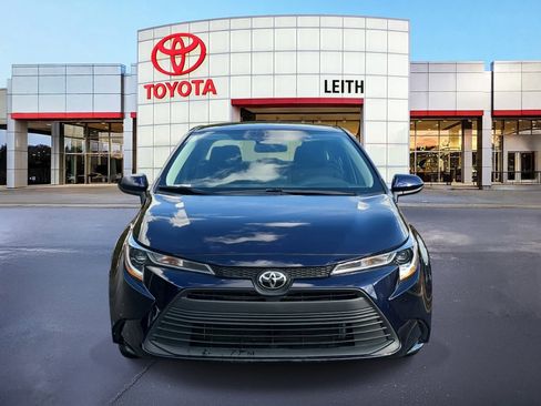 Used 2023 Toyota Corolla LE image 2