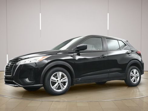 Used 2025 Nissan Kicks Play S FWD image 19