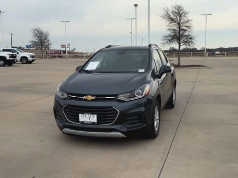Used 2021 Chevrolet Trax LT image 4