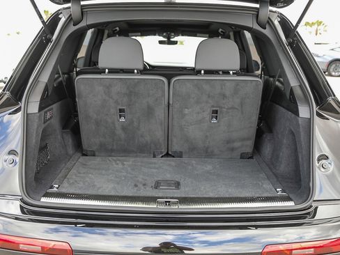 Used 2025 Audi Q7 3.0T Premium Plus AWD/4WD image 25