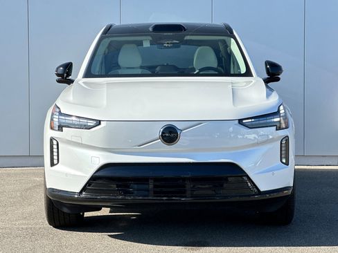 New 2025 Volvo EX90 Plus w/ Protection Package Premier image 8