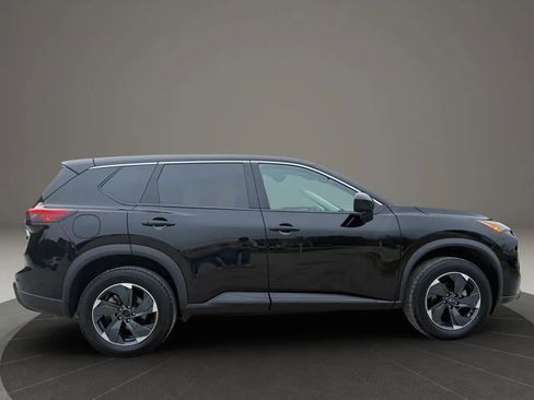 Used 2024 Nissan Rogue SV image 6
