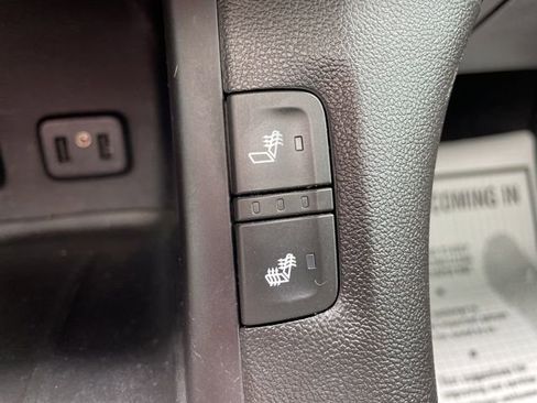 Used 2017 GMC Acadia SLE FWD image 24