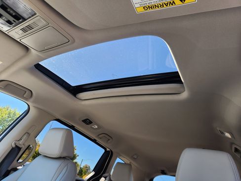 Certified 2025 Honda Odyssey EX-L image 9