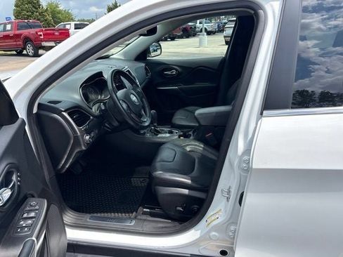 Used 2019 Jeep Cherokee Limited AWD/4WD image 20
